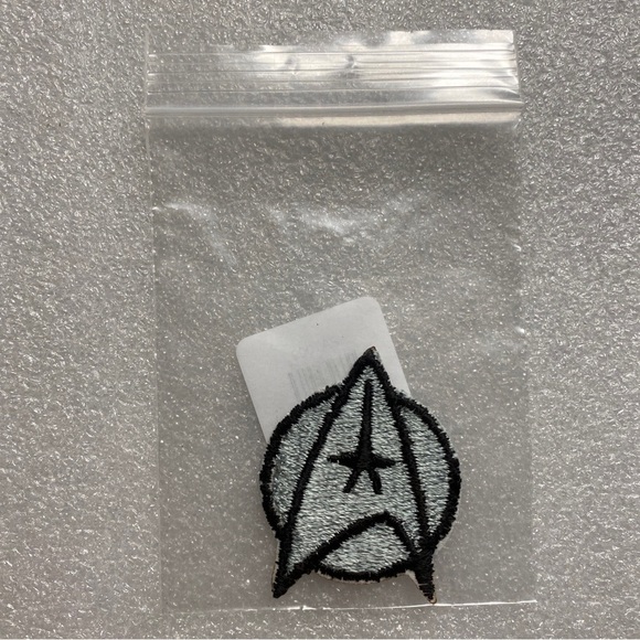 Lot of 8 Star Trek Sew On Patches. Brand New!! - Picture 9 of 9
